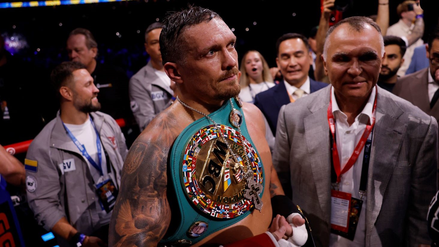 Александр Усик